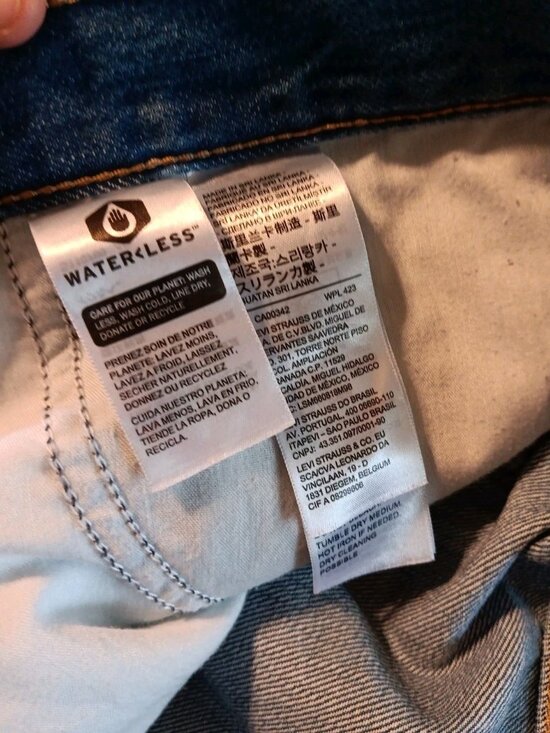 Levis Shorts High Waisted Mom Jean Womens Plus 22W Blue Medium Wash 100% Cotton - Picture 6 of 8